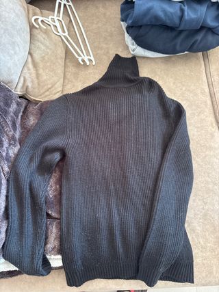 Sudadera de cuello alto negra