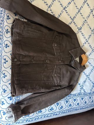 Chaqueta vaquera Zara marrón encerada