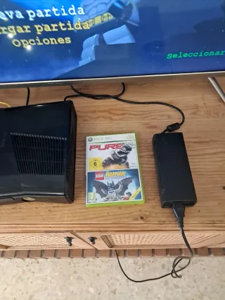 Xbox 360 Slim 250GB + 2 Giochi