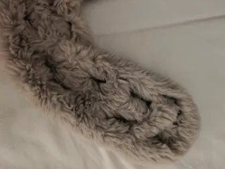 Bufanda de pelo suave beige/gris