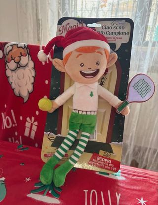 Elfo Sinner con racchetta e pallina
