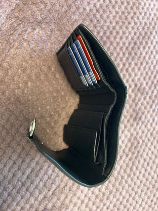 Cartera Karl Lagerfeld negra de piel