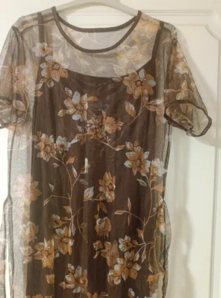 Vestido marrón floral doble capa