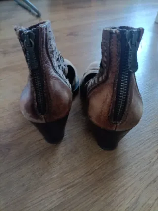 Botines camperos piel marrón talla 38