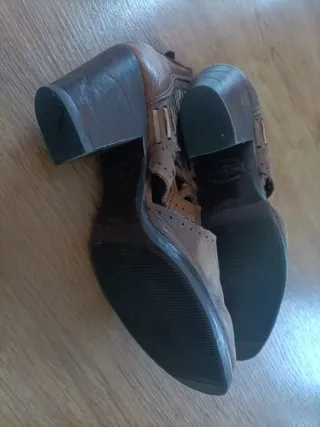 Botines camperos piel marrón talla 38