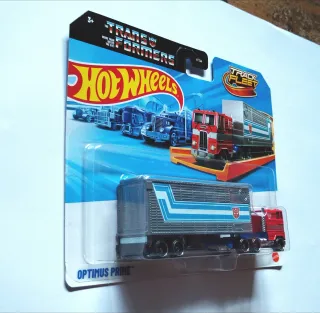 Hot Wheels Transformers Optimus Prime Track Fleet