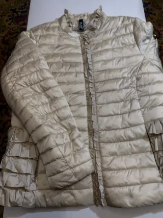 Parka champán con volantes Talla XXL