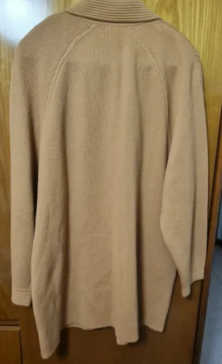 Cárdigan marrón con cuello