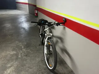 Bicicleta Eléctrica Specialized Blanca