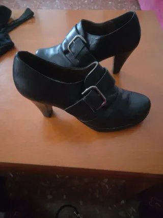 Botín de piel con hebilla zapatos abotinado