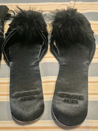 Zapatillas de satén con plumas talla 37