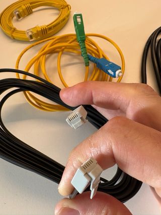 Lote de cables de red y fibra óptica