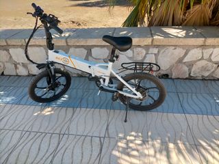 Bicicleta Eléctrica Plegable Blanca