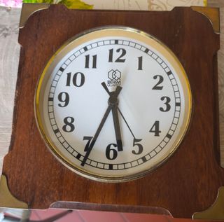 Orologio da parete classico in legno