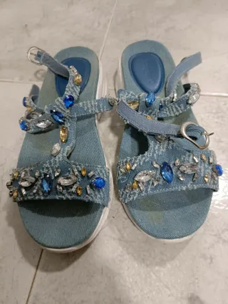 Sandalias vaqueras con pedrería