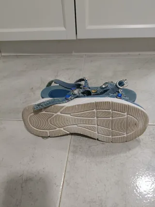 Sandalias vaqueras con pedrería