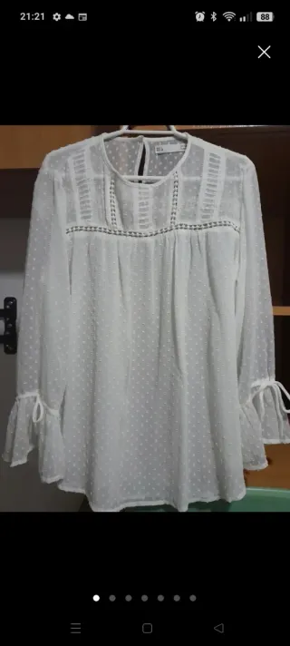 Blusa blanca Sfera, a estrenar