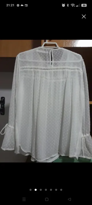 Blusa blanca Sfera, a estrenar