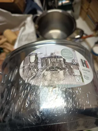 Pentola in acciaio inox con coperchio