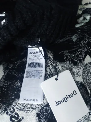 Gorro Desigual Negro Lana Pompon