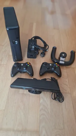 Xbox 360 Nera + Kinect, controller e volante