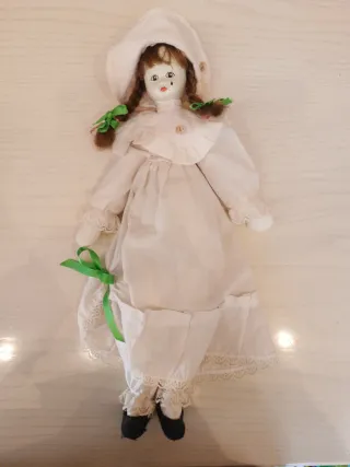 Muñeca de porcelana vintage