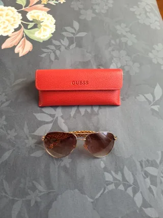 Gafas de sol Guess mujer marrones y doradas