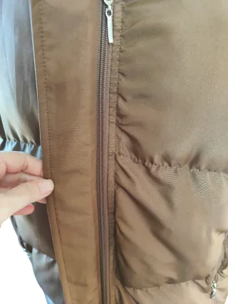 Abrigo acolchado largo marrón