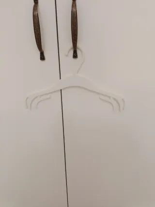 Perchas H&M infantiles blancas (pack 20)