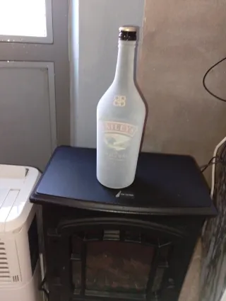 Bottiglia vuota Baileys effetto floccato