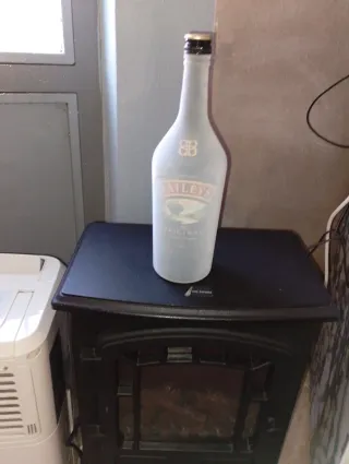 Bottiglia vuota Baileys effetto floccato