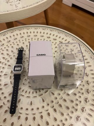 Reloj Casio Digital Negro y Plateado