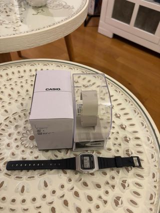 Reloj Casio Digital Negro y Plateado