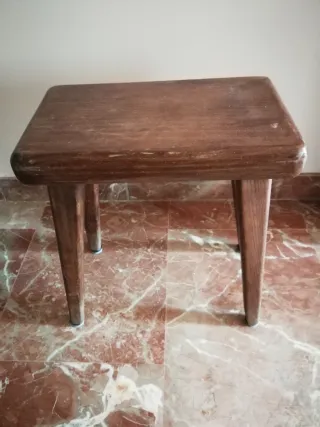 Taburete de madera maciza