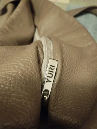 Borsa Yuri vera pelle martellata