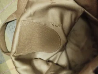 Borsa Yuri vera pelle martellata