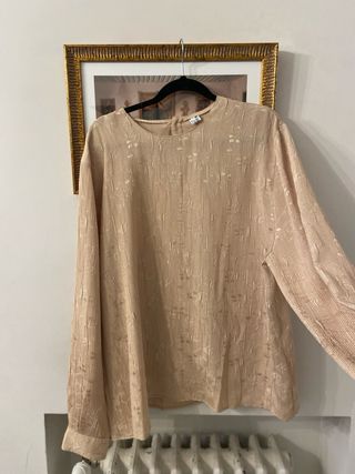 Blusa color crema con estampado Jacquard