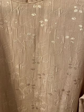 Blusa color crema con estampado Jacquard