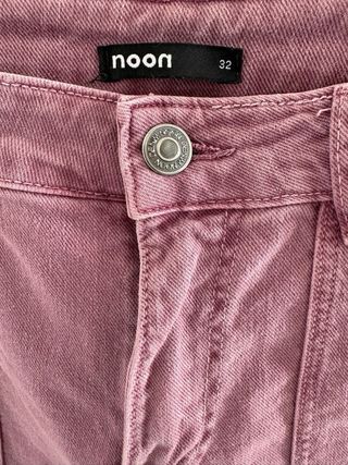 Pantalón cargo Noon.