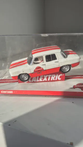 Scalextric Renault 8 SCX 2009
