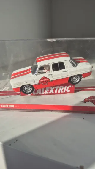 Scalextric Renault 8 SCX 2009