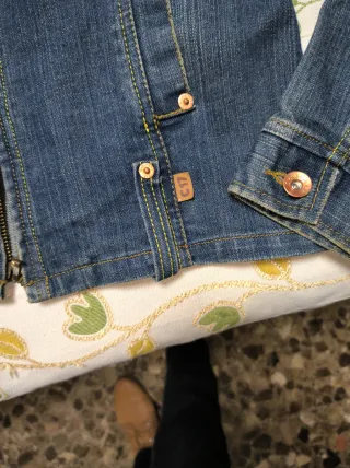 Chaqueta vaquera Marcá estilo torera,o morera