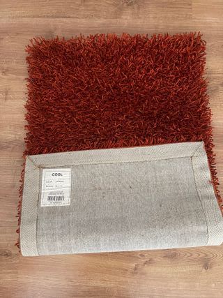 Alfombra baño pelo largo rojo