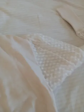 Jersey cuello alto mangas transparentes