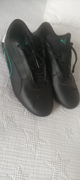 Zapatillas Puma chico Petronas AMG negras