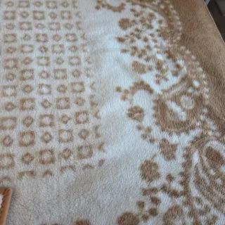 Manta de invierno beige y marrón