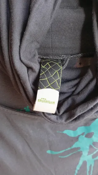 Vestido Skunfunk gris con detalles turquesa