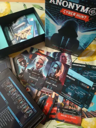 Anonymous Cyber Hunt. Juego de Mesa.