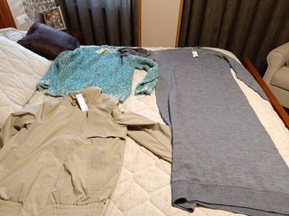 Lote Benetton: Vestidos, Jersey y Chaqueta