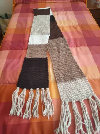 Bufanda tejida tonos marrones y beige